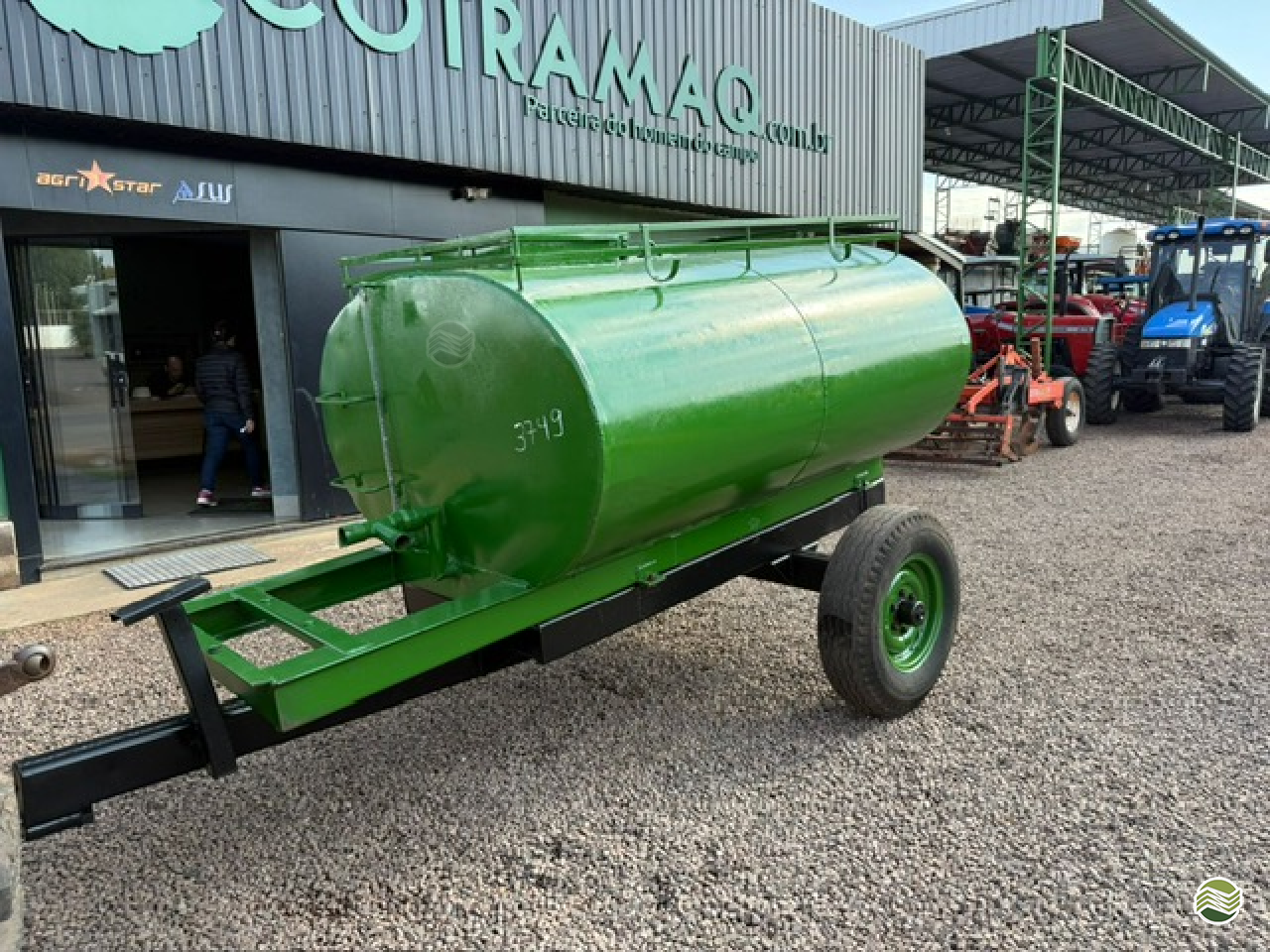 IMPLEMENTOS AGRICOLAS CARRETA TANQUE TANQUE 3000 LITROS Cotramaq Tratores GOIOERE PARANÁ PR